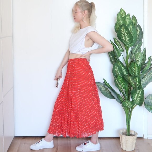 V Christina Red Polka Dot Pleated Maxi Skirt - Picture 6 of 7